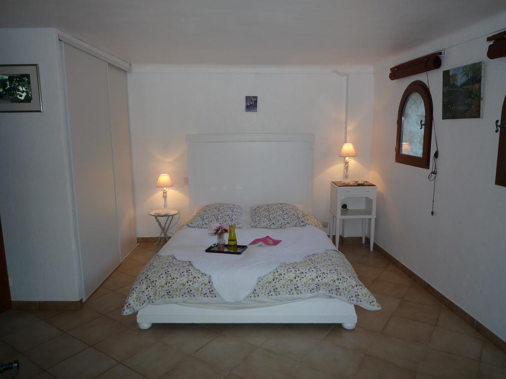 La Rose Des Vents Bed and Breakfast Montauroux Exteriör bild